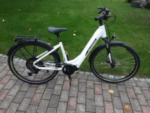 neues E-Bike 28 Zoll Tiefeinsteiger